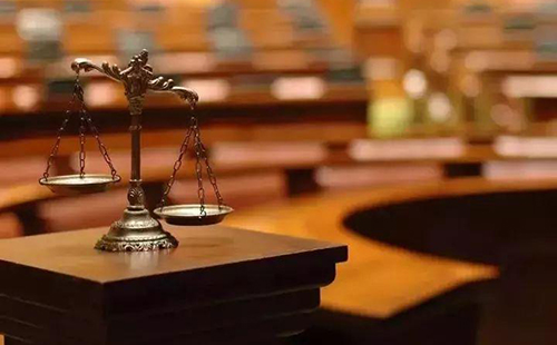 涉嫌刑事案件被捕什么时候可以见律师或者家属？(图1)